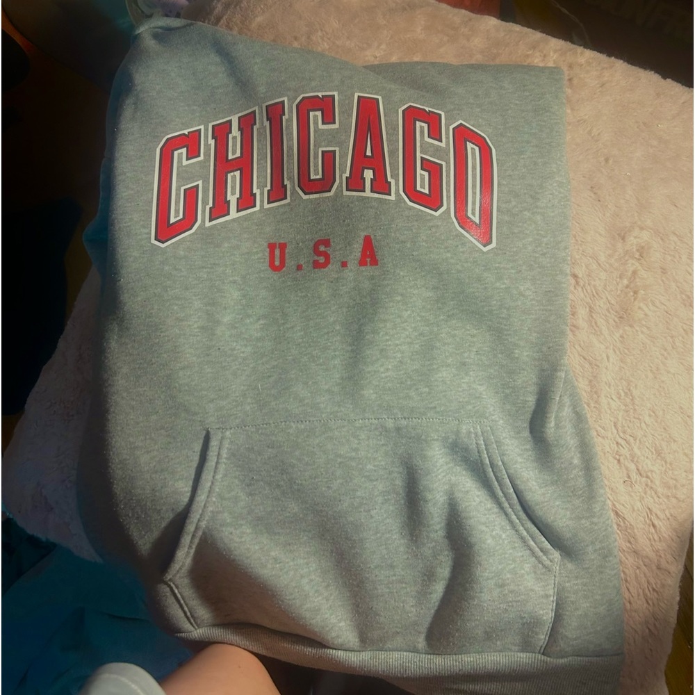 Adorable shein Chicago hoodie. Very soft and comfortable. Size medium